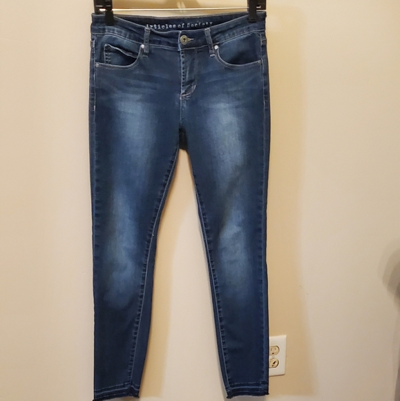 Articles of Society Carly Released Hem Crop Jeans - Picture 4 of 5